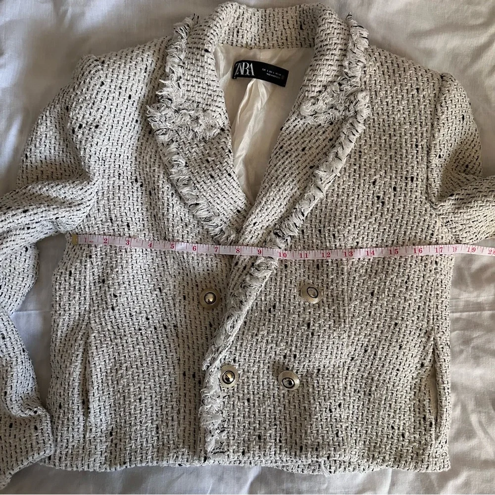 Zara Tweed Bouclé Cropped Blazer Jacket Frayed Trim Double Breasted L - Picture 9 of 11